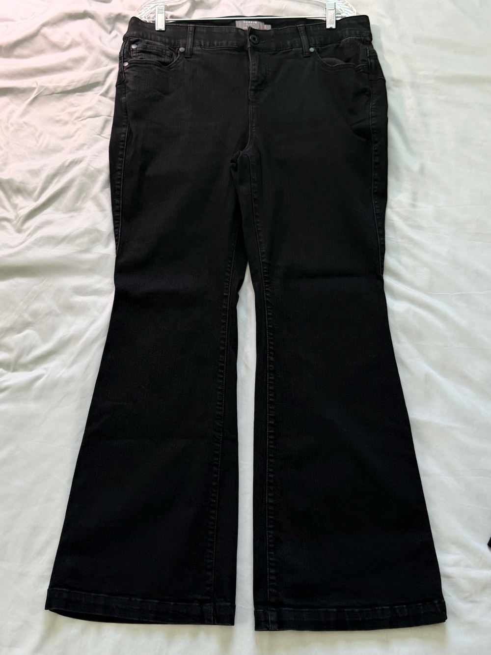 Torrid Bombshell Flare Jeans 18R Black Premium Stretch High Rise - Picture 3 of 8